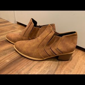 BOOTIES